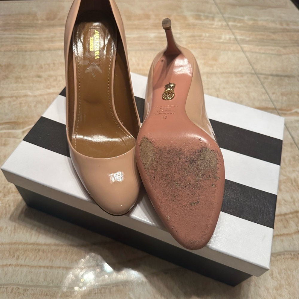 Elegant Nude Pumps